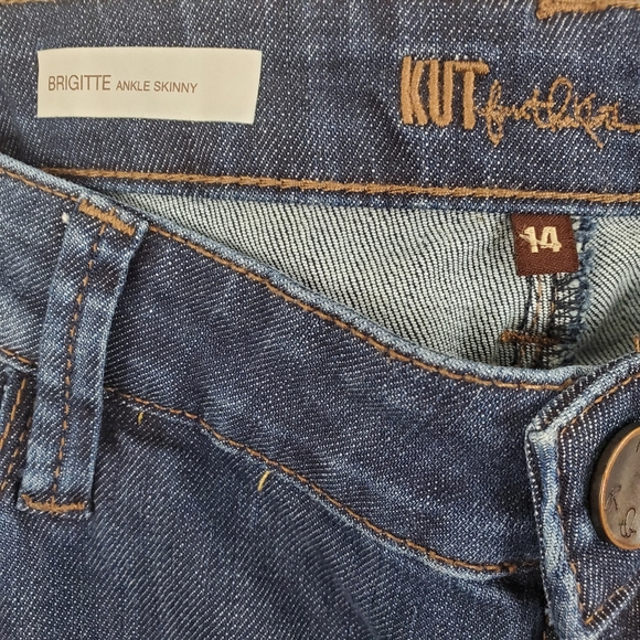 Kut from the Kloth skinny jeans with patch accents - Picture 5 of 9